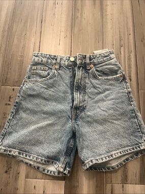 Zara Light Blue Denim Shorts with Contrast Stitching